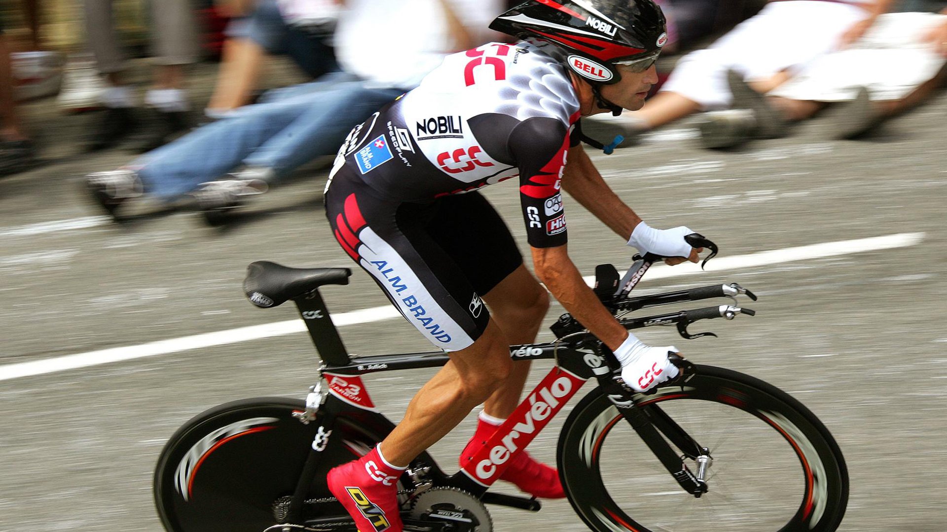 红蓝风暴席卷法兰西，巴萨体系碾压法国足球，维尼修斯成现象级爆点